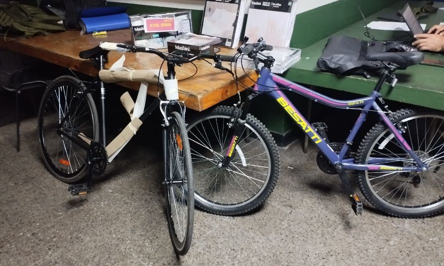 San Fernando: Carabineros detienen a tres sujetos por robo de bicicletas y artículos comerciales