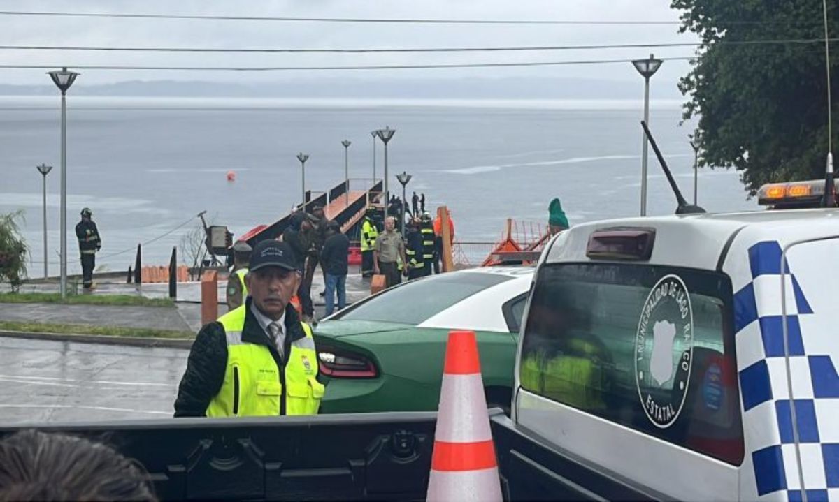 Himno Nacional y manifestaciones: Las primeras reacciones ante traslado de restos de ex Presidente Piñera