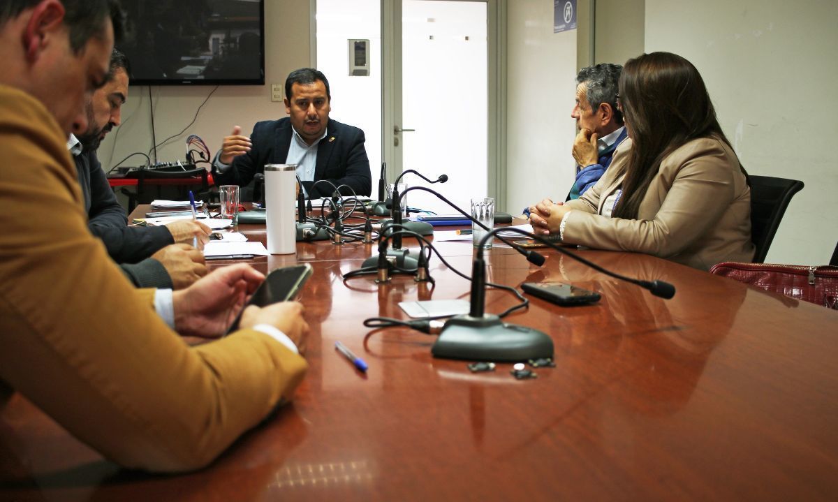 Municipalidad de Placilla y SLEP Colchagua fijan mejoras en beneficio de los estudiantes de la comuna