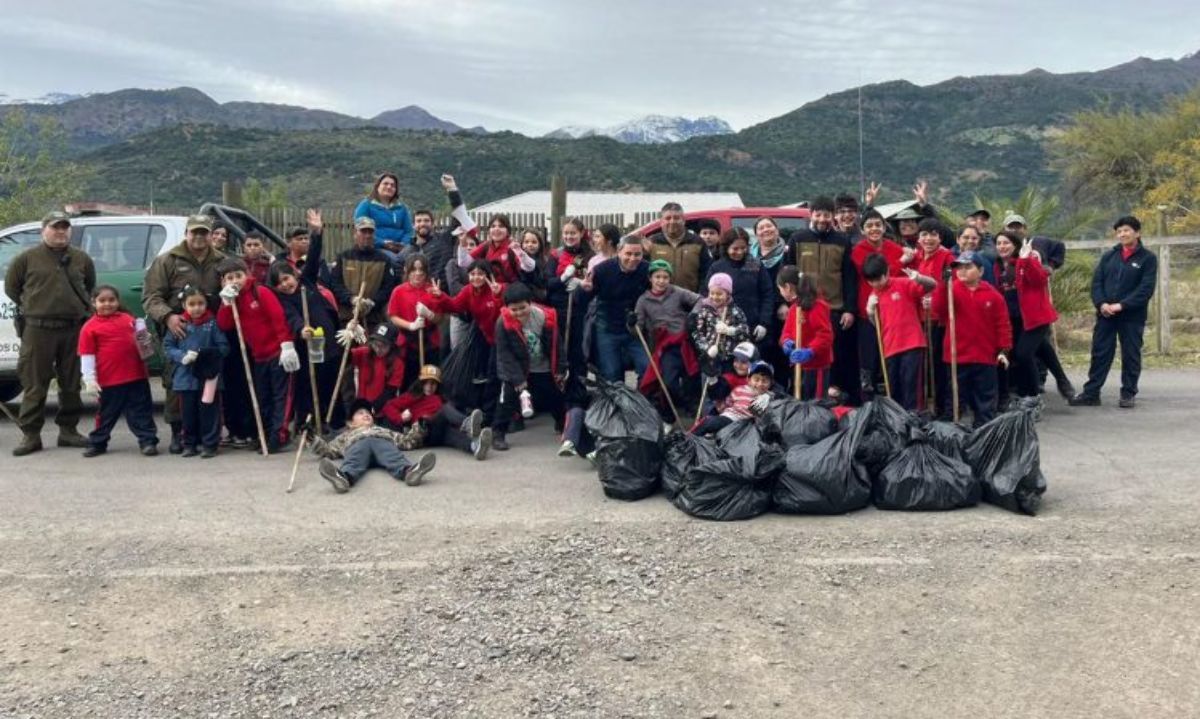 Comunidad escolar de Chacayes comprometida con el cuidado del medio ambiente